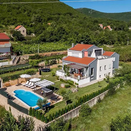 Nadalina Дом отдыха